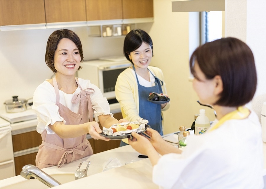 食を通じて食卓に笑顔を。皆が笑顔で働き続けられる会社と社会を作る